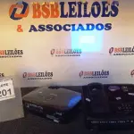 LOTE 201 - 01 PROJETOR BENQ E 01 PROJETOR MARCA EPSON. (NO ESTADO) ATENÇÃO! FAZER A VISITAÇÃO ANTES DE ARREMATAR, NÃO SABEMOS SE FUNCIONA, LEILÃO NÃO TEM GARANTIA E NEM DEVOLUÇÃO, SUJEITO A POSSÍVEIS AVARIAS VISÍVEIS/OCULTAS E/OU AUSÊNCIA DE COMPONENTES.