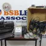 LOTE 119 - 01 IMPRESSORA HP MODELO 7110, 01 APARELHO DE DVD MARCA LG, 06 HDS E 01 CAIXA COM TECLADOS DE PC, CABOS E ELETRÔNICOS DIVERSOS. (NO ESTADO) ATENÇÃO! FAZER A VISITAÇÃO ANTES DE ARREMATAR, NÃO SABEMOS SE FUNCIONA, LEILÃO NÃO TEM GARANTIA E NEM DEVOLUÇÃO, SUJEITO A POSSÍVEIS AVARIAS VISÍVEIS/OCULTAS E/OU AUSÊNCIA DE COMPONENTES.