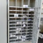 LOTE 480 - 01 ARMÁRIO CARTEIRO DE FERRO. (NO ESTADO) ATENÇÃO! FAZER A VISITAÇÃO ANTES DE ARREMATAR, NÃO SABEMOS SE FUNCIONA. LEILÃO NÃO TEM GARANTIA E NEM DEVOLUÇÃO, SUJEITO A POSSÍVEIS AVARIAS VISÍVEIS/OCULTAS E/OU AUSÊNCIA DE COMPONENTES.