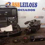 LOTE 068 - 01 FILMADORA MARCA PANASONIC MODELO M9000 COM CASE. (NO ESTADO) ATENÇÃO! FAZER A VISITAÇÃO ANTES DE ARREMATAR, NÃO SABEMOS SE FUNCIONA, LEILÃO NÃO TEM GARANTIA E NEM DEVOLUÇÃO, SUJEITO A POSSÍVEIS AVARIAS VISÍVEIS/OCULTAS E/OU AUSÊNCIA DE COMPONENTES.