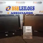 LOTE 095 - 02 ALL IN ONE MARCA LENOVO. (NO ESTADO) ATENÇÃO! FAZER A VISITAÇÃO ANTES DE ARREMATAR, NÃO SABEMOS SE FUNCIONA, LEILÃO NÃO TEM GARANTIA E NEM DEVOLUÇÃO, SUJEITO A POSSÍVEIS AVARIAS VISÍVEIS/OCULTAS E/OU AUSÊNCIA DE COMPONENTES.