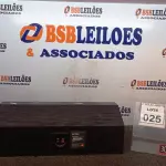 LOTE 025 - 01 CAIXA DE SOM JBL. (NO ESTADO) ATENÇÃO! FAZER A VISITAÇÃO ANTES DE ARREMATAR, NÃO SABEMOS SE FUNCIONA, LEILÃO NÃO TEM GARANTIA E NEM DEVOLUÇÃO, SUJEITO A POSSÍVEIS AVARIAS VISÍVEIS/OCULTAS E/OU AUSÊNCIA DE COMPONENTES.