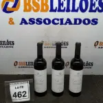LOTE 462 - 03 GARRAFAS DE VINHO TINTO VALA REAL PORTUGUÊS SAFRA 2019 750ML. (NO ESTADO) ATENÇÃO! FAZER A VISITAÇÃO ANTES DE ARREMATAR, NÃO SABEMOS SE FUNCIONA, LEILÃO NÃO TEM GARANTIA E NEM DEVOLUÇÃO, SUJEITO A POSSÍVEIS AVARIAS VISÍVEIS/OCULTAS E/OU AUSÊNCIA DE COMPONENTES.