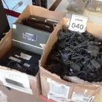 LOTE 040 - 01 LOTE COM GRANDE QUANTIDADE DE FONTES E ROTEADORES. (NO ESTADO) ATENÇÃO! FAZER A VISITAÇÃO ANTES DE ARREMATAR, NÃO SABEMOS SE FUNCIONA, LEILÃO NÃO TEM GARANTIA E NEM DEVOLUÇÃO, SUJEITO A POSSÍVEIS AVARIAS VISÍVEIS/OCULTAS E/OU AUSÊNCIA DE COMPONENTES.
