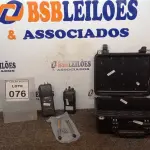 LOTE 076 - 02 RÁDIOS COMUNICADORES E 01 CASE. (NO ESTADO) ATENÇÃO! FAZER A VISITAÇÃO ANTES DE ARREMATAR, NÃO SABEMOS SE FUNCIONA, LEILÃO NÃO TEM GARANTIA E NEM DEVOLUÇÃO, SUJEITO A POSSÍVEIS AVARIAS VISÍVEIS/OCULTAS E/OU AUSÊNCIA DE COMPONENTES.