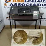 LOTE 458 - 01 TANQUE COM 02 CUBAS DE 98 X 51 CM E 01 PIA DE COZINHA DE 50 X 100. (NO ESTADO) ATENÇÃO! FAZER A VISITAÇÃO ANTES DE ARREMATAR, NÃO SABEMOS SE FUNCIONA. LEILÃO NÃO TEM GARANTIA E NEM DEVOLUÇÃO, SUJEITO A POSSÍVEIS AVARIAS VISÍVEIS/OCULTAS E/OU AUSÊNCIA DE COMPONENTES.