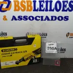 LOTE 250 - 01 CHAVE CATRACA 3/8  COM DUAS BATERIAS  12V MALETA E ACESSÓRIOS. (NO ESTADO) ATENÇÃO! FAZER A VISITAÇÃO ANTES DE ARREMATAR, NÃO SABEMOS SE FUNCIONA. LEILÃO NÃO TEM GARANTIA E NEM DEVOLUÇÃO, SUJEITO A POSSÍVEIS AVARIAS VISÍVEIS/OCULTAS E/OU AUSÊNCIA DE COMPONENTES.