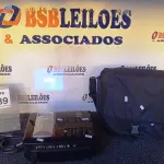 LOTE 189 - 01 PROJETOR BENQ COM CABOS E MALETA. (NO ESTADO) ATENÇÃO! FAZER A VISITAÇÃO ANTES DE ARREMATAR, NÃO SABEMOS SE FUNCIONA, LEILÃO NÃO TEM GARANTIA E NEM DEVOLUÇÃO, SUJEITO A POSSÍVEIS AVARIAS VISÍVEIS/OCULTAS E/OU AUSÊNCIA DE COMPONENTES.