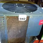 LOTE 042 - 01 CONDENSADORA MARCA KOMECO. (NO ESTADO) ATENÇÃO! FAZER A VISITAÇÃO ANTES DE ARREMATAR, NÃO SABEMOS SE FUNCIONA, LEILÃO NÃO TEM GARANTIA E NEM DEVOLUÇÃO, SUJEITO A POSSÍVEIS AVARIAS VISÍVEIS/OCULTAS E/OU AUSÊNCIA DE COMPONENTES.