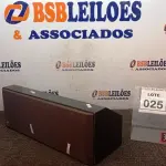 LOTE 025 - 01 CAIXA DE SOM JBL. (NO ESTADO) ATENÇÃO! FAZER A VISITAÇÃO ANTES DE ARREMATAR, NÃO SABEMOS SE FUNCIONA, LEILÃO NÃO TEM GARANTIA E NEM DEVOLUÇÃO, SUJEITO A POSSÍVEIS AVARIAS VISÍVEIS/OCULTAS E/OU AUSÊNCIA DE COMPONENTES.