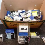 LOTE 054 - 01 LOTE COM GRANDE QUANTIDADE DE CARTUCHOS DE IMPRESSORA. (NO ESTADO) ATENÇÃO! FAZER A VISITAÇÃO ANTES DE ARREMATAR, NÃO SABEMOS SE FUNCIONA, LEILÃO NÃO TEM GARANTIA E NEM DEVOLUÇÃO, SUJEITO A POSSÍVEIS AVARIAS VISÍVEIS/OCULTAS E/OU AUSÊNCIA DE COMPONENTES.