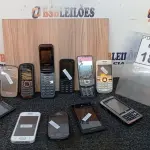 LOTE 180 - 11 CELULARES DE MARCAS E MODELOS DIVERSOS. (NO ESTADO) ATENÇÃO! FAZER A VISITAÇÃO ANTES DE ARREMATAR, NÃO SABEMOS SE FUNCIONA, LEILÃO NÃO TEM GARANTIA E NEM DEVOLUÇÃO, SUJEITO A POSSÍVEIS AVARIAS VISÍVEIS/OCULTAS E/OU AUSÊNCIA DE COMPONENTES.