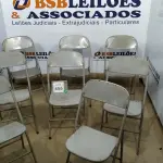 LOTE 455 - 08 CADEIRAS DE FERRO DOBRÁVEL. (NO ESTADO) ATENÇÃO! FAZER A VISITAÇÃO ANTES DE ARREMATAR, NÃO SABEMOS SE FUNCIONA. LEILÃO NÃO TEM GARANTIA E NEM DEVOLUÇÃO, SUJEITO A POSSÍVEIS AVARIAS VISÍVEIS/OCULTAS E/OU AUSÊNCIA DE COMPONENTES.