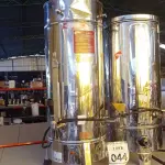 LOTE 044 - 02 CAFETEIRAS INDUSTRIAIS. (NO ESTADO) ATENÇÃO! FAZER A VISITAÇÃO ANTES DE ARREMATAR, NÃO SABEMOS SE FUNCIONA, LEILÃO NÃO TEM GARANTIA E NEM DEVOLUÇÃO, SUJEITO A POSSÍVEIS AVARIAS VISÍVEIS/OCULTAS E/OU AUSÊNCIA DE COMPONENTES.
