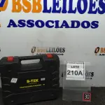 LOTE 210 - 01 PARAFUSADEIRA A BATERIA 12V 2BITS E CARREGADOR. (NO ESTADO) ATENÇÃO! FAZER A VISITAÇÃO ANTES DE ARREMATAR, NÃO SABEMOS SE FUNCIONA. LEILÃO NÃO TEM GARANTIA E NEM DEVOLUÇÃO, SUJEITO A POSSÍVEIS AVARIAS VISÍVEIS/OCULTAS E/OU AUSÊNCIA DE COMPONENTES.