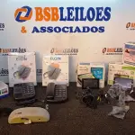 LOTE 210 - 04 MICROFONES PARA SEMINÁRIO, 02 GPS E 02 APARELHOS DE TELEFONE COM FIO. (NO ESTADO) ATENÇÃO! FAZER A VISITAÇÃO ANTES DE ARREMATAR, NÃO SABEMOS SE FUNCIONA, LEILÃO NÃO TEM GARANTIA E NEM DEVOLUÇÃO, SUJEITO A POSSÍVEIS AVARIAS VISÍVEIS/OCULTAS E/OU AUSÊNCIA DE COMPONENTES.