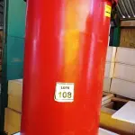 LOTE 108 - 01 LIXEIRA GRANDE REDONDA COM TAMPA. (NO ESTADO) ATENÇÃO! FAZER A VISITAÇÃO ANTES DE ARREMATAR, NÃO SABEMOS SE FUNCIONA, LEILÃO NÃO TEM GARANTIA E NEM DEVOLUÇÃO, SUJEITO A POSSÍVEIS AVARIAS VISÍVEIS/OCULTAS E/OU AUSÊNCIA DE COMPONENTES.