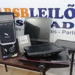 LOTE 061 - 05 MONITORES DE MARCAS E MODELOS DIVERSOS E 01 CPU. (NO ESTADO) ATENÇÃO! FAZER A VISITAÇÃO ANTES DE ARREMATAR, NÃO SABEMOS SE FUNCIONA, LEILÃO NÃO TEM GARANTIA E NEM DEVOLUÇÃO, SUJEITO A POSSÍVEIS AVARIAS VISÍVEIS/OCULTAS E/OU AUSÊNCIA DE COMPONENTES.