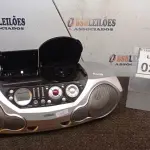 LOTE 026 - 01 CD PLAYER PORTÁTIL MODELO TUNER BASS REFLEX. (NO ESTADO) ATENÇÃO! FAZER A VISITAÇÃO ANTES DE ARREMATAR, NÃO SABEMOS SE FUNCIONA, LEILÃO NÃO TEM GARANTIA E NEM DEVOLUÇÃO, SUJEITO A POSSÍVEIS AVARIAS VISÍVEIS/OCULTAS E/OU AUSÊNCIA DE COMPONENTES.