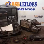 LOTE 068 - 01 FILMADORA MARCA PANASONIC MODELO M9000 COM CASE. (NO ESTADO) ATENÇÃO! FAZER A VISITAÇÃO ANTES DE ARREMATAR, NÃO SABEMOS SE FUNCIONA, LEILÃO NÃO TEM GARANTIA E NEM DEVOLUÇÃO, SUJEITO A POSSÍVEIS AVARIAS VISÍVEIS/OCULTAS E/OU AUSÊNCIA DE COMPONENTES.