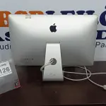 LOTE 126 - 01 MONITOR APPLE COM AVARIAS. (NO ESTADO) ATENÇÃO! FAZER A VISITAÇÃO ANTES DE ARREMATAR, NÃO SABEMOS SE FUNCIONA, LEILÃO NÃO TEM GARANTIA E NEM DEVOLUÇÃO, SUJEITO A POSSÍVEIS AVARIAS VISÍVEIS/OCULTAS E/OU AUSÊNCIA DE COMPONENTES.