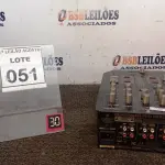 LOTE 051 - 01 MIXER PROFISSIONAL DE 2 CANAIS VMX200USB. (NO ESTADO) ATENÇÃO! FAZER A VISITAÇÃO ANTES DE ARREMATAR, NÃO SABEMOS SE FUNCIONA, LEILÃO NÃO TEM GARANTIA E NEM DEVOLUÇÃO, SUJEITO A POSSÍVEIS AVARIAS VISÍVEIS/OCULTAS E/OU AUSÊNCIA DE COMPONENTES.