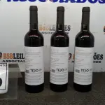 LOTE 459 - 03 GARRAFAS DE VINHO TINTO VALA REAL PORTUGUÊS SAFRA 2019 750ML. (NO ESTADO) ATENÇÃO! FAZER A VISITAÇÃO ANTES DE ARREMATAR, NÃO SABEMOS SE FUNCIONA, LEILÃO NÃO TEM GARANTIA E NEM DEVOLUÇÃO, SUJEITO A POSSÍVEIS AVARIAS VISÍVEIS/OCULTAS E/OU AUSÊNCIA DE COMPONENTES.
