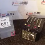 LOTE 051 - 01 MIXER PROFISSIONAL DE 2 CANAIS VMX200USB. (NO ESTADO) ATENÇÃO! FAZER A VISITAÇÃO ANTES DE ARREMATAR, NÃO SABEMOS SE FUNCIONA, LEILÃO NÃO TEM GARANTIA E NEM DEVOLUÇÃO, SUJEITO A POSSÍVEIS AVARIAS VISÍVEIS/OCULTAS E/OU AUSÊNCIA DE COMPONENTES.