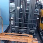 LOTE 485 - 01 EMPILHADEIRA ELÉTRICA. (NO ESTADO) ATENÇÃO! FAZER A VISITAÇÃO ANTES DE ARREMATAR, NÃO SABEMOS SE FUNCIONA. LEILÃO NÃO TEM GARANTIA E NEM DEVOLUÇÃO, SUJEITO A POSSÍVEIS AVARIAS VISÍVEIS/OCULTAS E/OU AUSÊNCIA DE COMPONENTES.