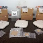 LOTE 006 - 03 ROTEADORES MARCA CISCO. (NO ESTADO) ATENÇÃO! FAZER A VISITAÇÃO ANTES DE ARREMATAR, NÃO SABEMOS SE FUNCIONA, LEILÃO NÃO TEM GARANTIA E NEM DEVOLUÇÃO, SUJEITO A POSSÍVEIS AVARIAS VISÍVEIS/OCULTAS E/OU AUSÊNCIA DE COMPONENTES.