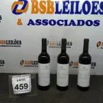 LOTE 459 - 03 GARRAFAS DE VINHO TINTO VALA REAL PORTUGUÊS SAFRA 2019 750ML. (NO ESTADO) ATENÇÃO! FAZER A VISITAÇÃO ANTES DE ARREMATAR, NÃO SABEMOS SE FUNCIONA, LEILÃO NÃO TEM GARANTIA E NEM DEVOLUÇÃO, SUJEITO A POSSÍVEIS AVARIAS VISÍVEIS/OCULTAS E/OU AUSÊNCIA DE COMPONENTES.