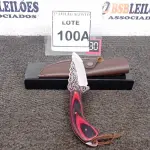 LOTE 100 - 01 FACA IMPORTADA 20CM FULL TANG CABO EM MADEIRA BAINHA DE NAPA. (NO ESTADO) ATENÇÃO! FAZER A VISITAÇÃO ANTES DE ARREMATAR, NÃO SABEMOS SE FUNCIONA. LEILÃO NÃO TEM GARANTIA E NEM DEVOLUÇÃO, SUJEITO A POSSÍVEIS AVARIAS VISÍVEIS/OCULTAS E/OU AUSÊNCIA DE COMPONENTES.