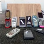 LOTE 169 - 09 CELULARES DE MARCA E MODELOS DIVERSOS. (NO ESTADO) ATENÇÃO! FAZER A VISITAÇÃO ANTES DE ARREMATAR, NÃO SABEMOS SE FUNCIONA, LEILÃO NÃO TEM GARANTIA E NEM DEVOLUÇÃO, SUJEITO A POSSÍVEIS AVARIAS VISÍVEIS/OCULTAS E/OU AUSÊNCIA DE COMPONENTES.