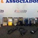 LOTE 167 - 08 CELULARES MARCA POSITIVO. (NO ESTADO) ATENÇÃO! FAZER A VISITAÇÃO ANTES DE ARREMATAR, NÃO SABEMOS SE FUNCIONA, LEILÃO NÃO TEM GARANTIA E NEM DEVOLUÇÃO, SUJEITO A POSSÍVEIS AVARIAS VISÍVEIS/OCULTAS E/OU AUSÊNCIA DE COMPONENTES.