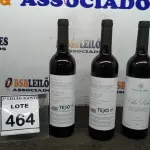 LOTE 464 - 03 GARRAFAS DE VINHO TINTO VALA REAL PORTUGUÊS SAFRA 2019 750ML. (NO ESTADO) ATENÇÃO! FAZER A VISITAÇÃO ANTES DE ARREMATAR, NÃO SABEMOS SE FUNCIONA, LEILÃO NÃO TEM GARANTIA E NEM DEVOLUÇÃO, SUJEITO A POSSÍVEIS AVARIAS VISÍVEIS/OCULTAS E/OU AUSÊNCIA DE COMPONENTES.