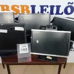 LOTE 105 - 05 MONITORES MARCA HP. (NO ESTADO) ATENÇÃO! FAZER A VISITAÇÃO ANTES DE ARREMATAR, NÃO SABEMOS SE FUNCIONA, LEILÃO NÃO TEM GARANTIA E NEM DEVOLUÇÃO, SUJEITO A POSSÍVEIS AVARIAS VISÍVEIS/OCULTAS E/OU AUSÊNCIA DE COMPONENTES.