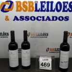 LOTE 469 - 03 GARRAFAS DE VINHO TINTO VALA REAL PORTUGUÊS SAFRA 2019 750ML. (NO ESTADO) ATENÇÃO! FAZER A VISITAÇÃO ANTES DE ARREMATAR, NÃO SABEMOS SE FUNCIONA, LEILÃO NÃO TEM GARANTIA E NEM DEVOLUÇÃO, SUJEITO A POSSÍVEIS AVARIAS VISÍVEIS/OCULTAS E/OU AUSÊNCIA DE COMPONENTES.