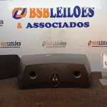 LOTE 050 - 01 CAIXA DE SOM JBL. (NO ESTADO) ATENÇÃO! FAZER A VISITAÇÃO ANTES DE ARREMATAR, NÃO SABEMOS SE FUNCIONA, LEILÃO NÃO TEM GARANTIA E NEM DEVOLUÇÃO, SUJEITO A POSSÍVEIS AVARIAS VISÍVEIS/OCULTAS E/OU AUSÊNCIA DE COMPONENTES.