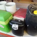 LOTE 052 - 01 TRITURADOR DE PAPEL 02 CAIXAS TÉRMICAS, 02 LIXEIRAS E 01 TAMBOR DE 50L. (NO ESTADO) ATENÇÃO! FAZER A VISITAÇÃO ANTES DE ARREMATAR, NÃO SABEMOS SE FUNCIONA, LEILÃO NÃO TEM GARANTIA E NEM DEVOLUÇÃO, SUJEITO A POSSÍVEIS AVARIAS VISÍVEIS/OCULTAS E/OU AUSÊNCIA DE COMPONENTES.