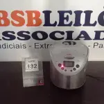 LOTE 132 - 01 MÁQUINA DE FAZER PÃO MODELO HOME BREAD MARCA ARNO. (NO ESTADO) ATENÇÃO! FAZER A VISITAÇÃO ANTES DE ARREMATAR, NÃO SABEMOS SE FUNCIONA, LEILÃO NÃO TEM GARANTIA E NEM DEVOLUÇÃO, SUJEITO A POSSÍVEIS AVARIAS VISÍVEIS/OCULTAS E/OU AUSÊNCIA DE COMPONENTES.
