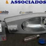 LOTE 367 - 01 LUMINÁRIA DE POSTE. (NO ESTADO) ATENÇÃO! FAZER A VISITAÇÃO ANTES DE ARREMATAR, NÃO SABEMOS SE FUNCIONA. LEILÃO NÃO TEM GARANTIA E NEM DEVOLUÇÃO, SUJEITO A POSSÍVEIS AVARIAS VISÍVEIS/OCULTAS E/OU AUSÊNCIA DE COMPONENTES.