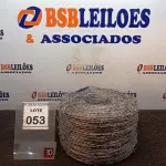 LOTE 053 - 01 ROLO DE ARAME FARPADO COM 500M. (NO ESTADO) ATENÇÃO! FAZER A VISITAÇÃO ANTES DE ARREMATAR, NÃO SABEMOS SE FUNCIONA, LEILÃO NÃO TEM GARANTIA E NEM DEVOLUÇÃO, SUJEITO A POSSÍVEIS AVARIAS VISÍVEIS/OCULTAS E/OU AUSÊNCIA DE COMPONENTES.