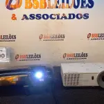 LOTE 200 - 01 PROJETOR MARCA EPSON E 01 MARCA LG. (NO ESTADO) ATENÇÃO! FAZER A VISITAÇÃO ANTES DE ARREMATAR, NÃO SABEMOS SE FUNCIONA, LEILÃO NÃO TEM GARANTIA E NEM DEVOLUÇÃO, SUJEITO A POSSÍVEIS AVARIAS VISÍVEIS/OCULTAS E/OU AUSÊNCIA DE COMPONENTES.