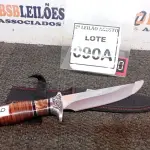 LOTE 090 - 01 FACA IMPORTADA 29CM GUARDA E POMO EM ALUMÍNIO BAINHA DE NYLON. (NO ESTADO) ATENÇÃO! FAZER A VISITAÇÃO ANTES DE ARREMATAR, NÃO SABEMOS SE FUNCIONA. LEILÃO NÃO TEM GARANTIA E NEM DEVOLUÇÃO, SUJEITO A POSSÍVEIS AVARIAS VISÍVEIS/OCULTAS E/OU AUSÊNCIA DE COMPONENTES.