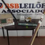 LOTE 046 - 01 OSCILOSCÓPIO ANALÓGICO, 02 EQUALIZADORES E 03 VARÕES PARA CORTINA E VÁRIOS ACESSÓRIOS. (NO ESTADO) ATENÇÃO! FAZER A VISITAÇÃO ANTES DE ARREMATAR, NÃO SABEMOS SE FUNCIONA, LEILÃO NÃO TEM GARANTIA E NEM DEVOLUÇÃO, SUJEITO A POSSÍVEIS AVARIAS VISÍVEIS/OCULTAS E/OU AUSÊNCIA DE COMPONENTES.