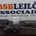 LOTE 064 - 01 PROJETOR, 02 SWITCHES E 01 MIXER AMPLIFICADOR. (NO ESTADO) ATENÇÃO! FAZER A VISITAÇÃO ANTES DE ARREMATAR, NÃO SABEMOS SE FUNCIONA, LEILÃO NÃO TEM GARANTIA E NEM DEVOLUÇÃO, SUJEITO A POSSÍVEIS AVARIAS VISÍVEIS/OCULTAS E/OU AUSÊNCIA DE COMPONENTES.