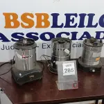 LOTE 285 - 03 BASES DE LIQUIDIFICADOR INDÚSTRIAL. (NO ESTADO) ATENÇÃO! FAZER A VISITAÇÃO ANTES DE ARREMATAR, NÃO SABEMOS SE FUNCIONA, LEILÃO NÃO TEM GARANTIA E NEM DEVOLUÇÃO, SUJEITO A POSSÍVEIS AVARIAS VISÍVEIS/OCULTAS E/OU AUSÊNCIA DE COMPONENTES.