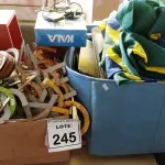 LOTE 245 - 01 LOTE COM VÁRIAS PASTAS DE ARQUIVO, GRANDE QUANTIDADE DE LETRAS, 01 SUPORTE ARTICULADO PARA TV E 02 PRATELEIRAS DE PAREDE. (NO ESTADO) ATENÇÃO! FAZER A VISITAÇÃO ANTES DE ARREMATAR, NÃO SABEMOS SE FUNCIONA, LEILÃO NÃO TEM GARANTIA E NEM DEVOLUÇÃO, SUJEITO A POSSÍVEIS AVARIAS VISÍVEIS/OCULTAS E/OU AUSÊNCIA DE COMPONENTES.