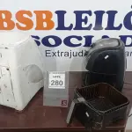 LOTE 280 - 01 FRITADEIRA A AR E 01 PURIFICADOR PARA GARRAFÃO. (NO ESTADO) ATENÇÃO! FAZER A VISITAÇÃO ANTES DE ARREMATAR, NÃO SABEMOS SE FUNCIONA, LEILÃO NÃO TEM GARANTIA E NEM DEVOLUÇÃO, SUJEITO A POSSÍVEIS AVARIAS VISÍVEIS/OCULTAS E/OU AUSÊNCIA DE COMPONENTES.