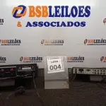 LOTE 004 - 01 AMPLIFICADOR A400 C E 01 MIXER DE ÁUDIO. (NO ESTADO) ATENÇÃO! FAZER A VISITAÇÃO ANTES DE ARREMATAR, NÃO SABEMOS SE FUNCIONA, LEILÃO NÃO TEM GARANTIA E NEM DEVOLUÇÃO, SUJEITO A POSSÍVEIS AVARIAS VISÍVEIS/OCULTAS E/OU AUSÊNCIA DE COMPONENTES.